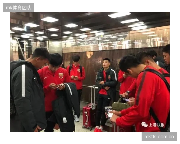 法国队后勤团队需妥善规划行程，以减少旅途疲劳对球员的影响。